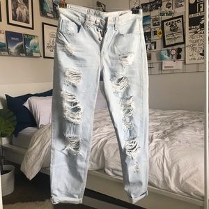 Light ripped boyfriend jeans